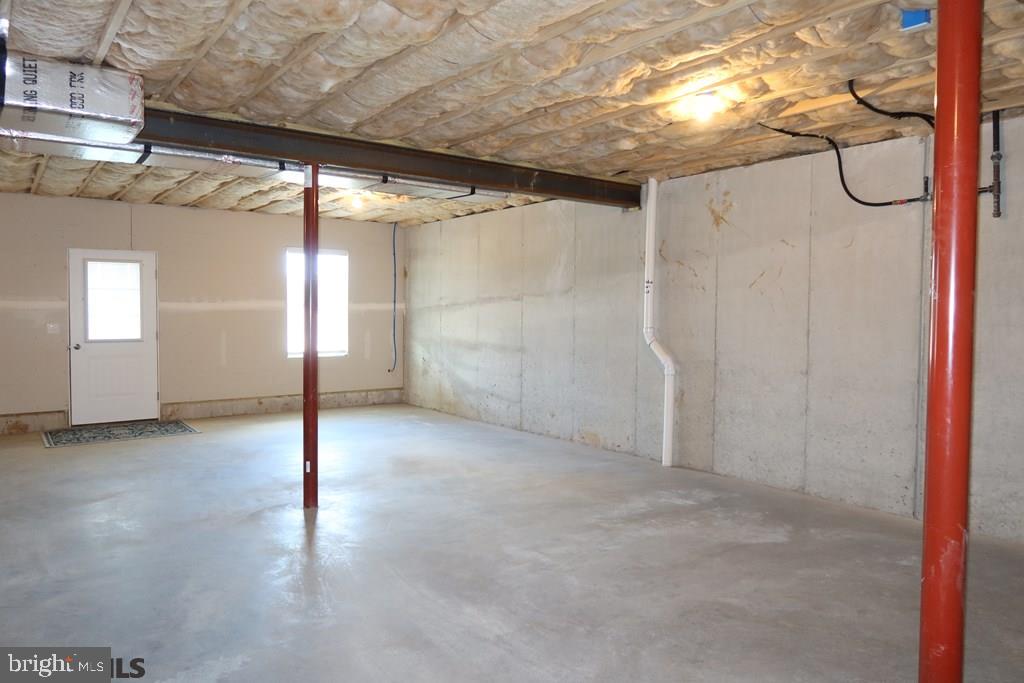 THE MEWS AT BURNHAM FARMS - Residential
