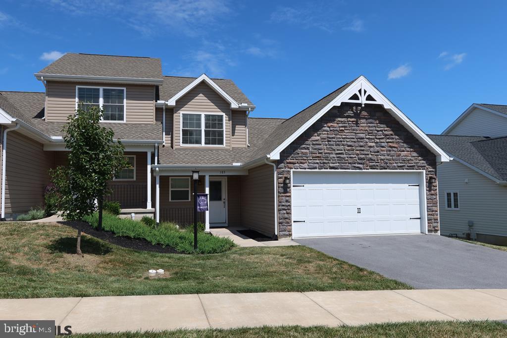 THE MEWS AT BURNHAM FARMS - Residential