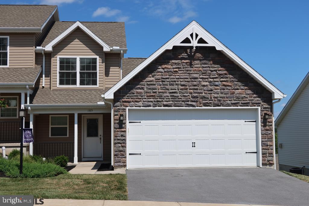THE MEWS AT BURNHAM FARMS - Residential