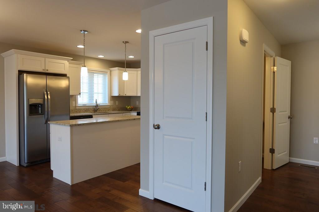 THE MEWS AT BURNHAM FARMS - Residential