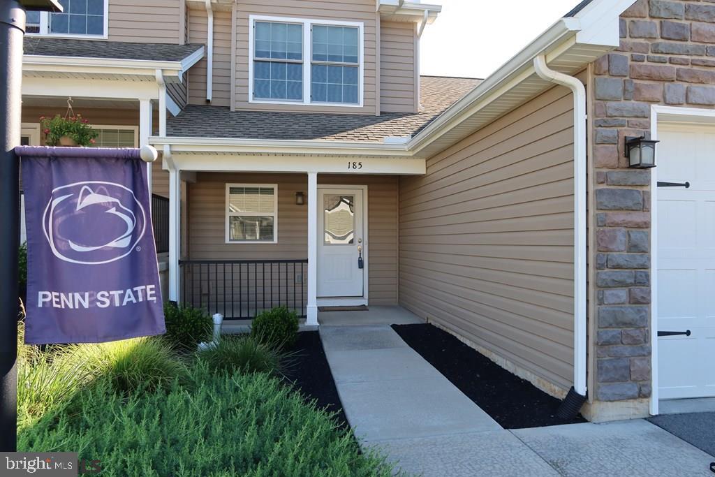 THE MEWS AT BURNHAM FARMS - Residential