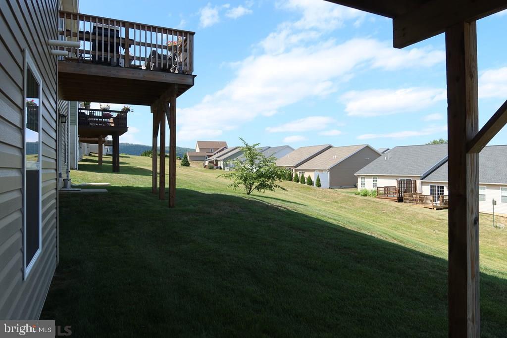 THE MEWS AT BURNHAM FARMS - Residential