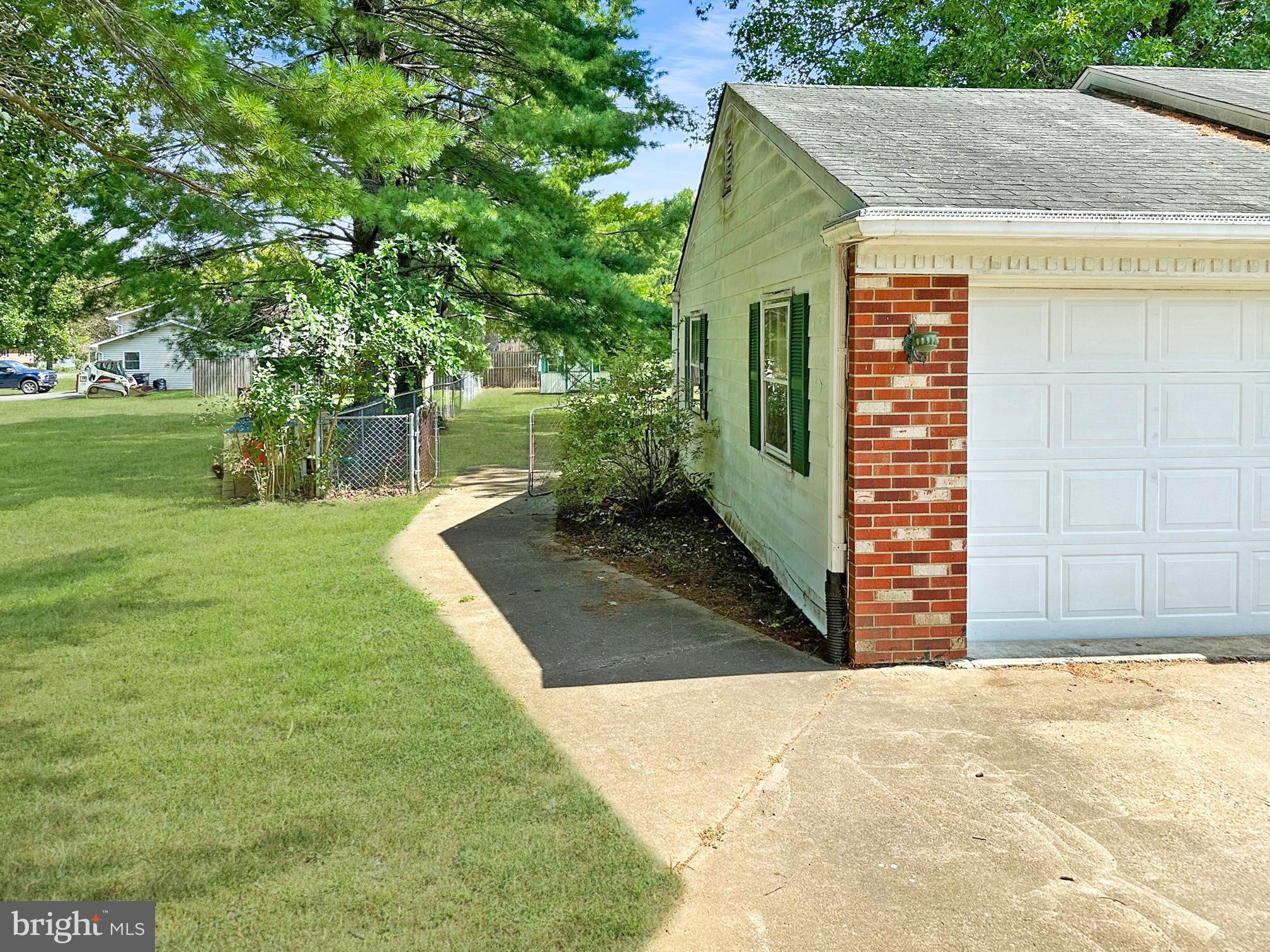 WARRENTON LAKES - Residential