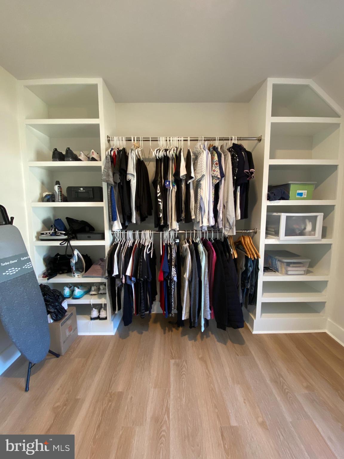 AVALON SHORES - Residential Lease