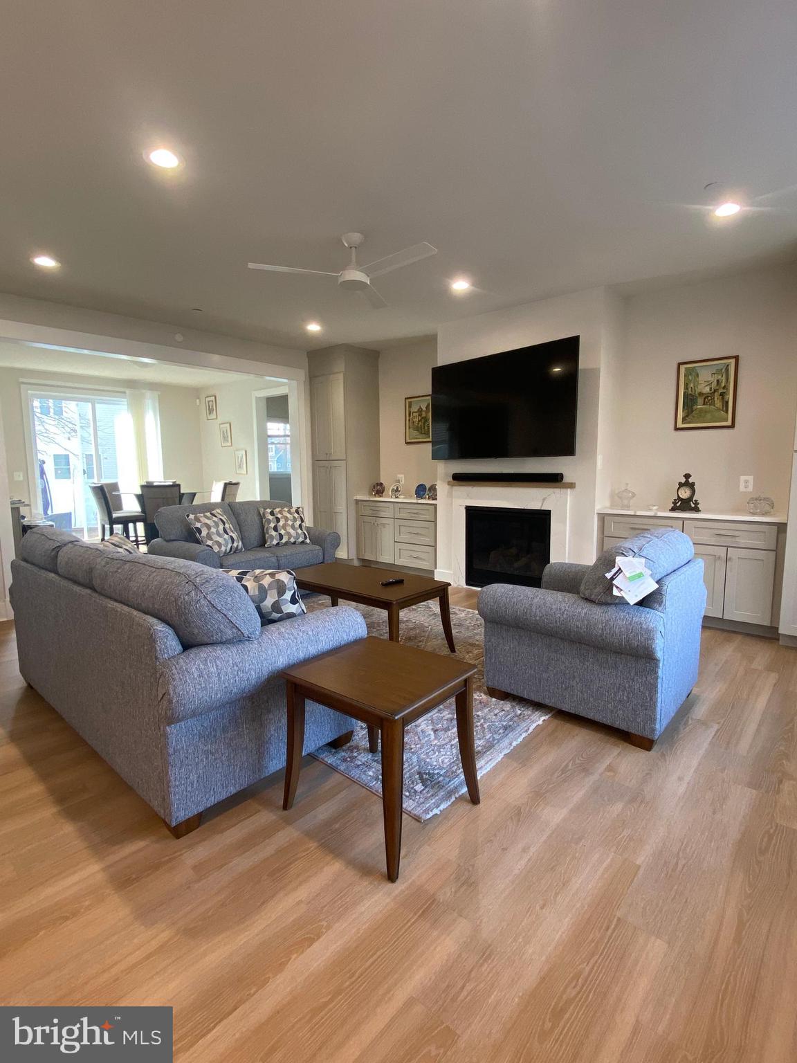 AVALON SHORES - Residential Lease