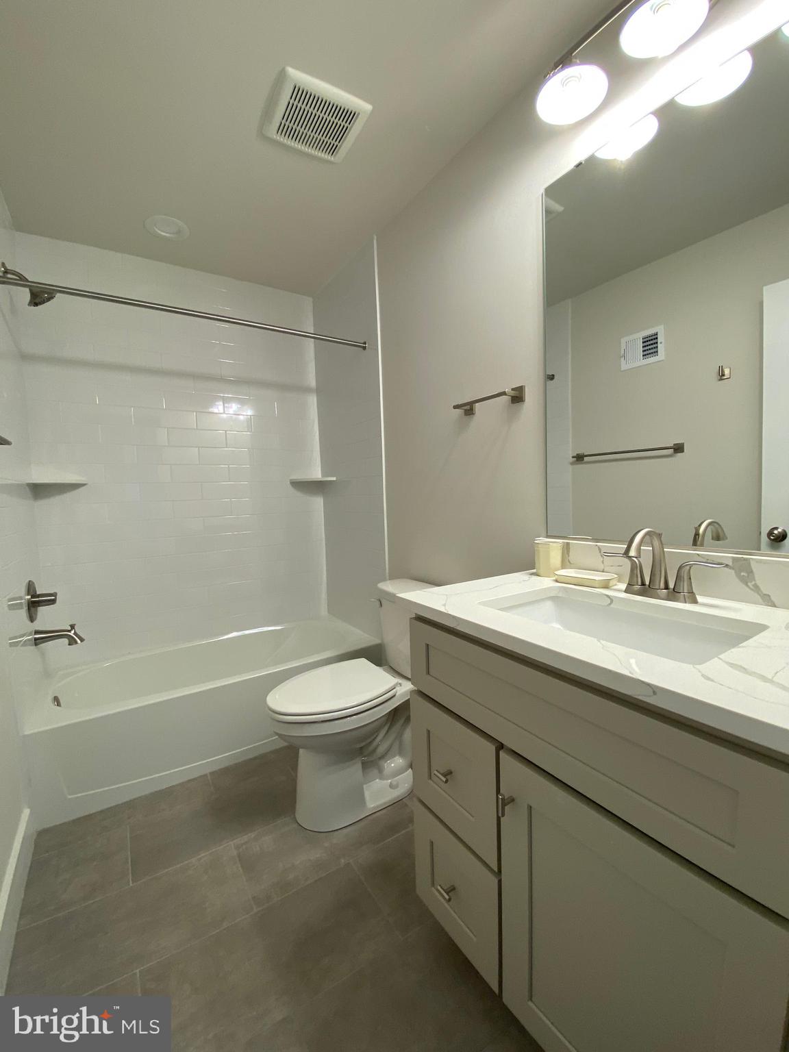 AVALON SHORES - Residential Lease