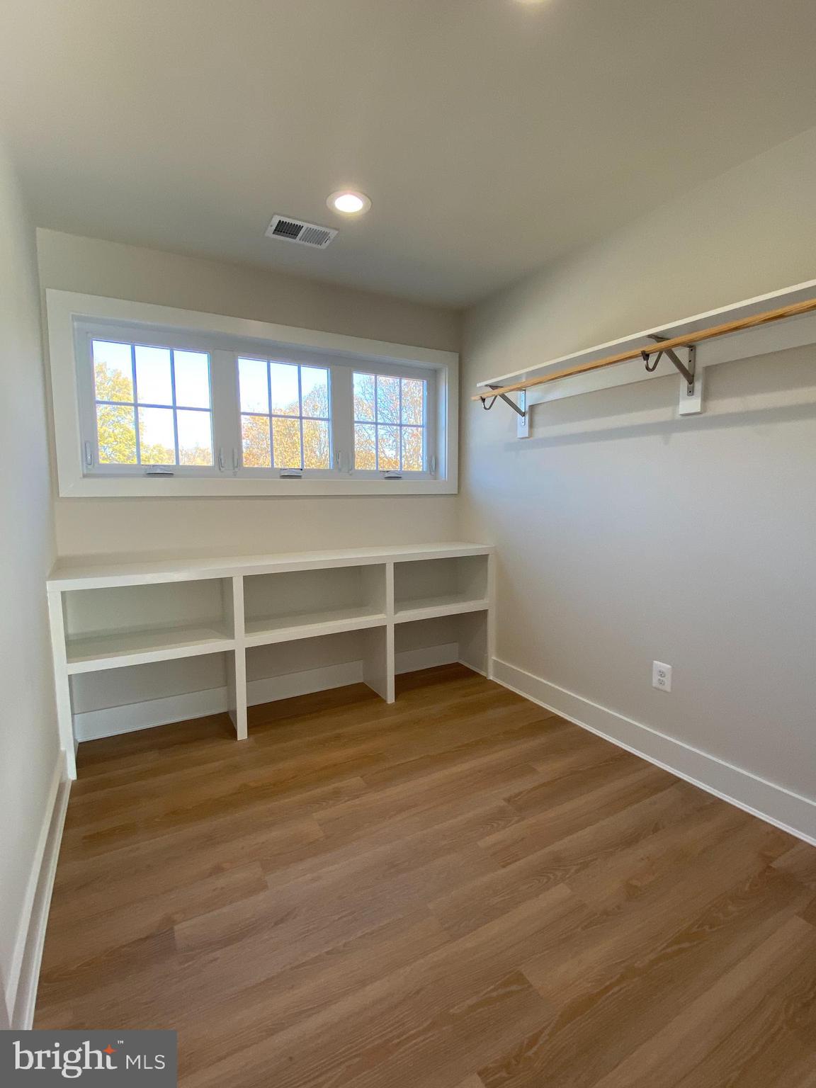 AVALON SHORES - Residential Lease