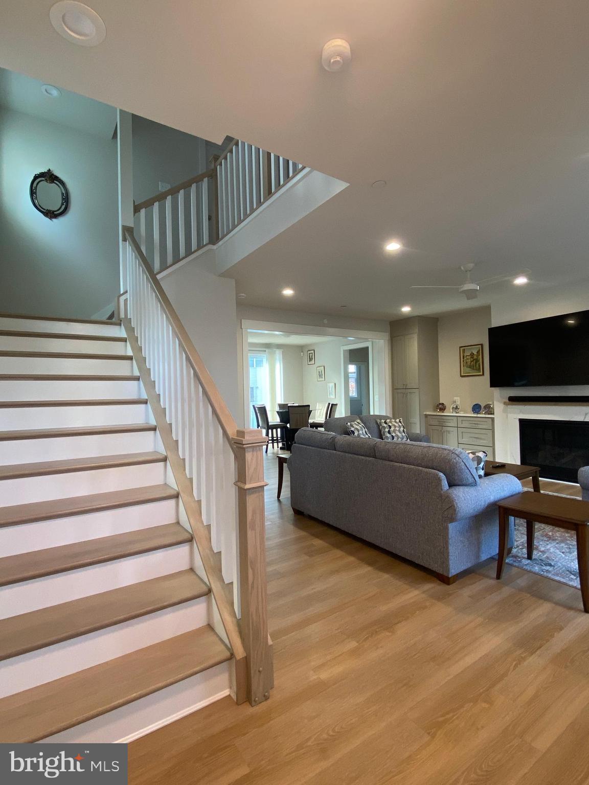 AVALON SHORES - Residential Lease