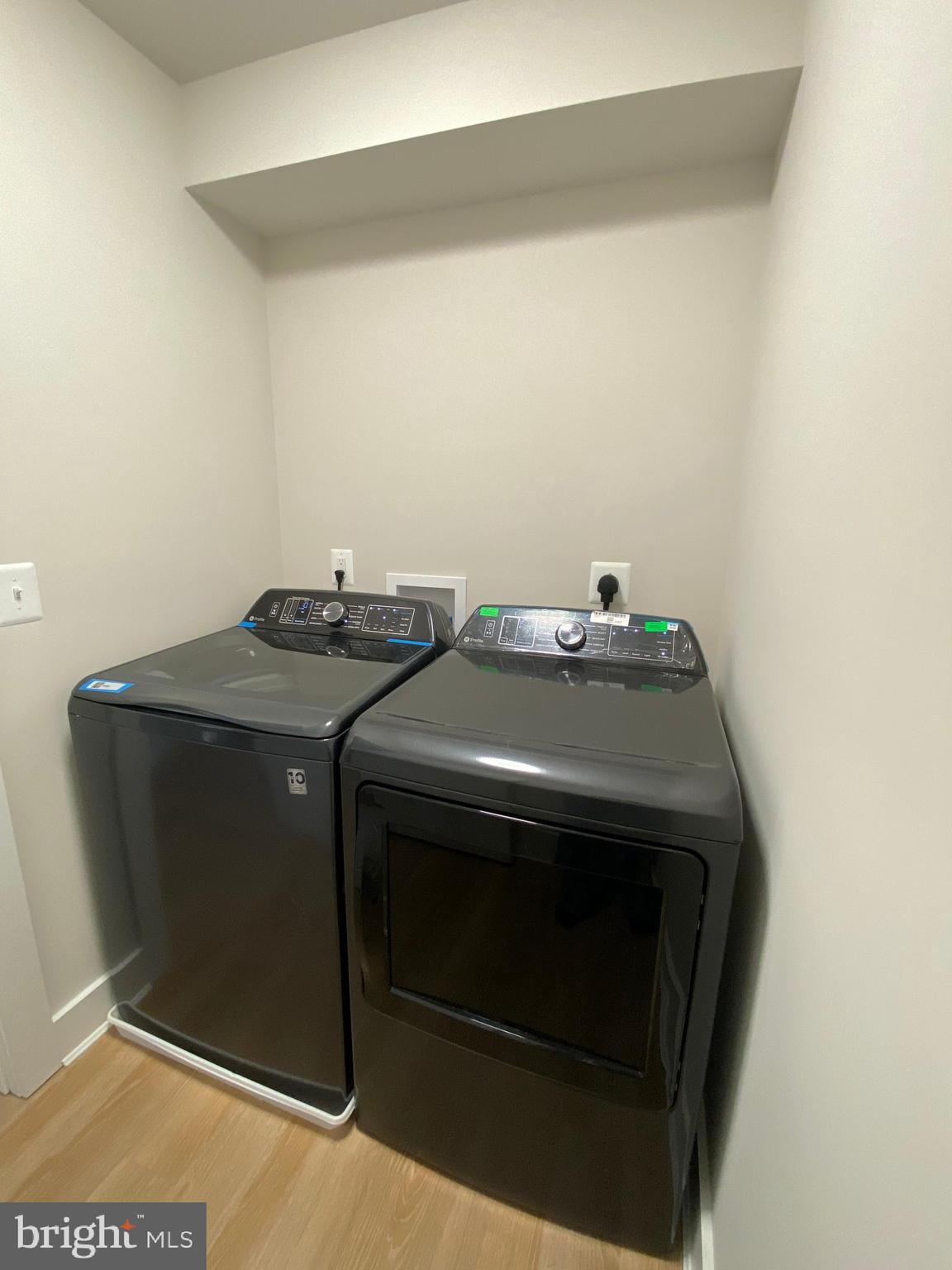 AVALON SHORES - Residential Lease