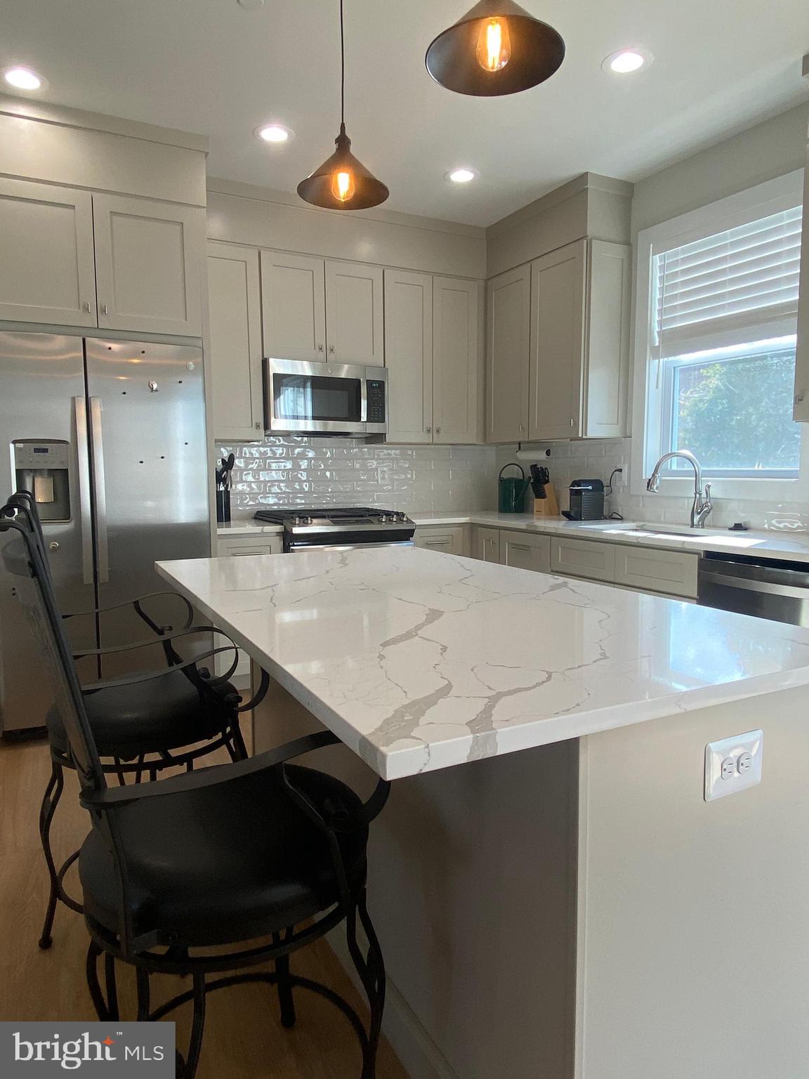 AVALON SHORES - Residential Lease