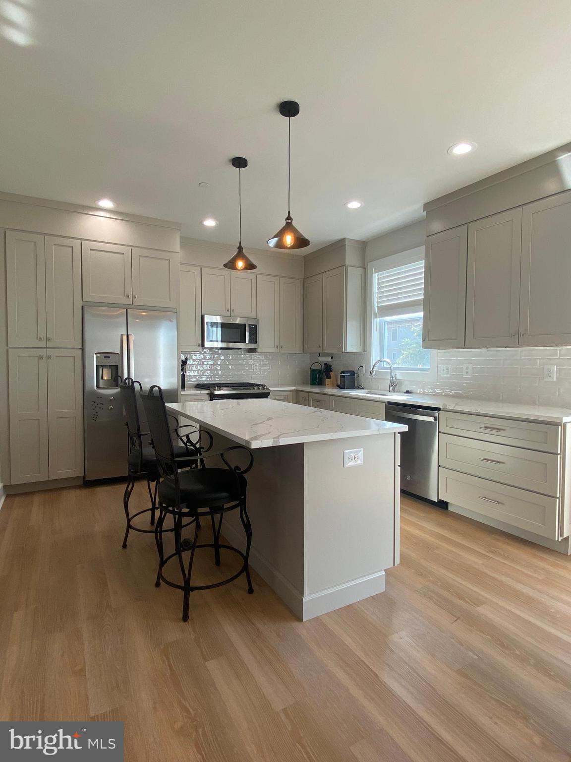 AVALON SHORES - Residential Lease