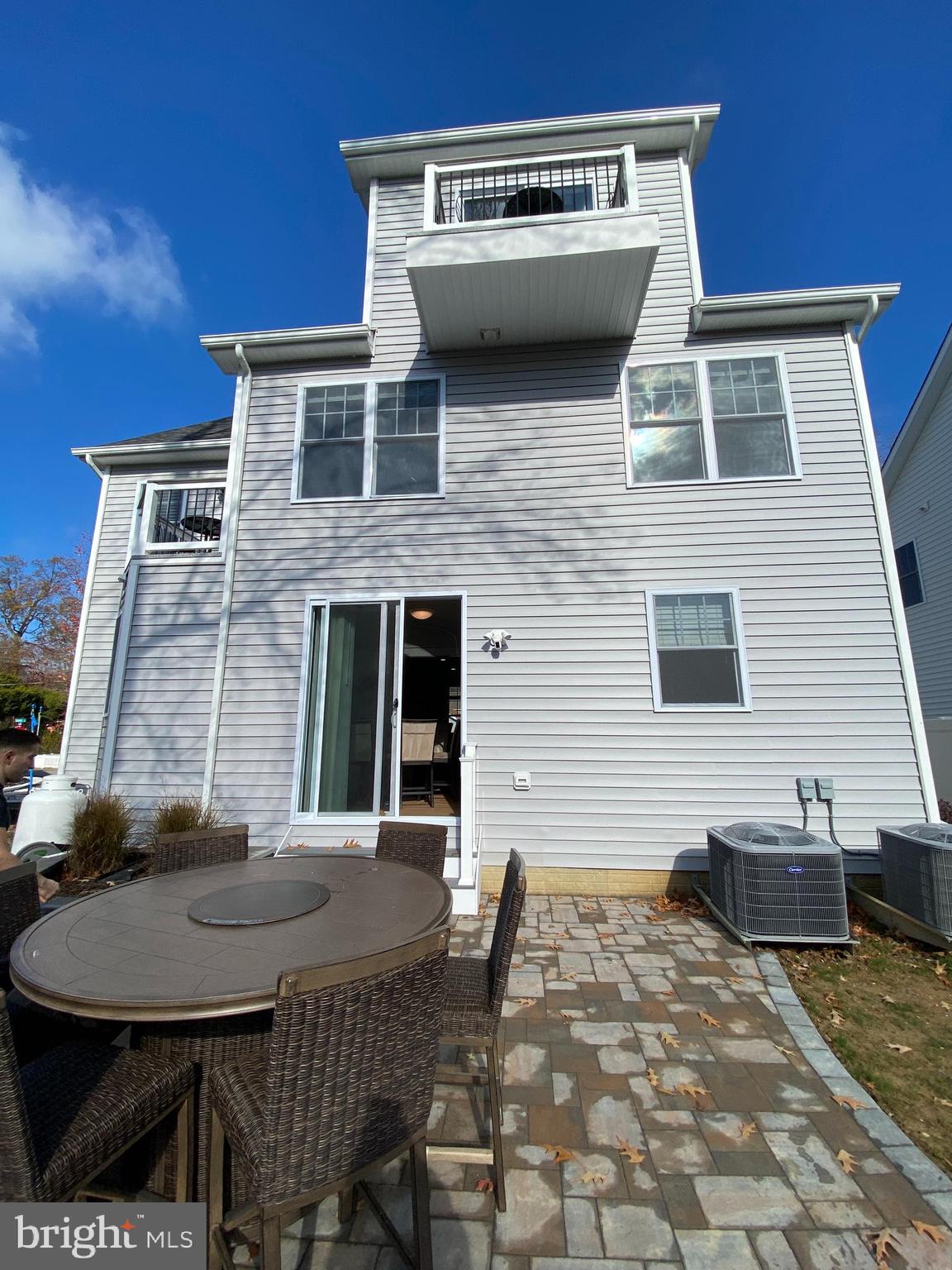 AVALON SHORES - Residential Lease