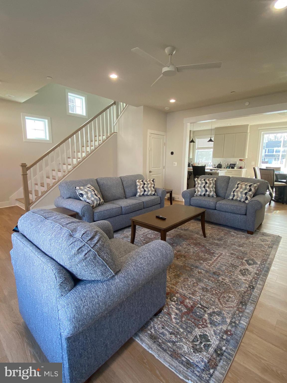 AVALON SHORES - Residential Lease