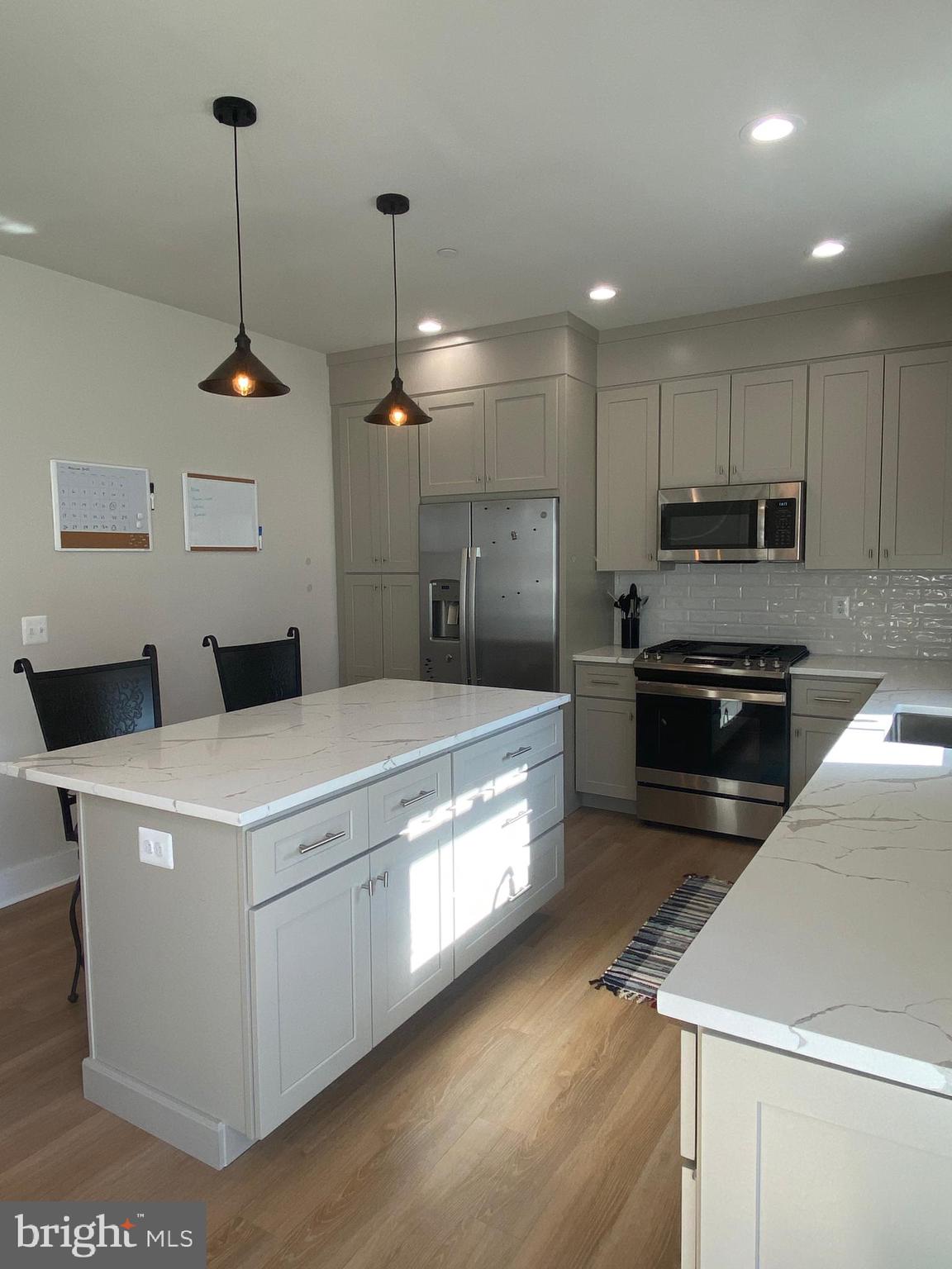 AVALON SHORES - Residential Lease