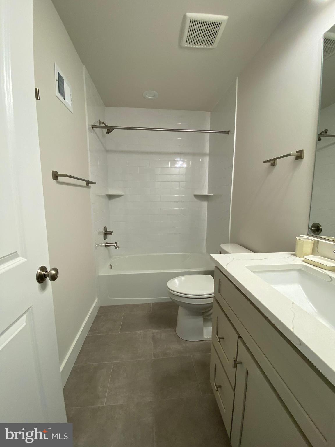 AVALON SHORES - Residential Lease