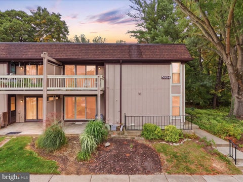 Photo of 5804 Royal Ridge Drive #D, SPRINGFIELD, VA 22152 (MLS # VAFX2346778)