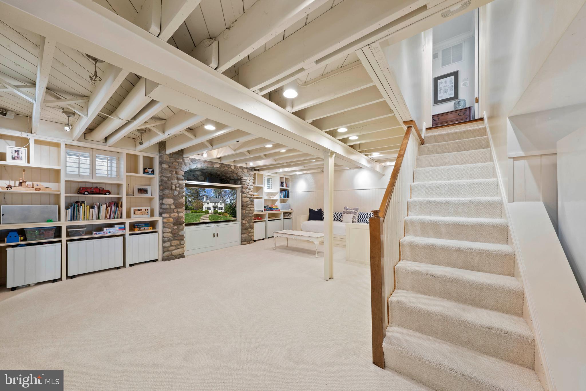 ROLLINGWOOD - Residential