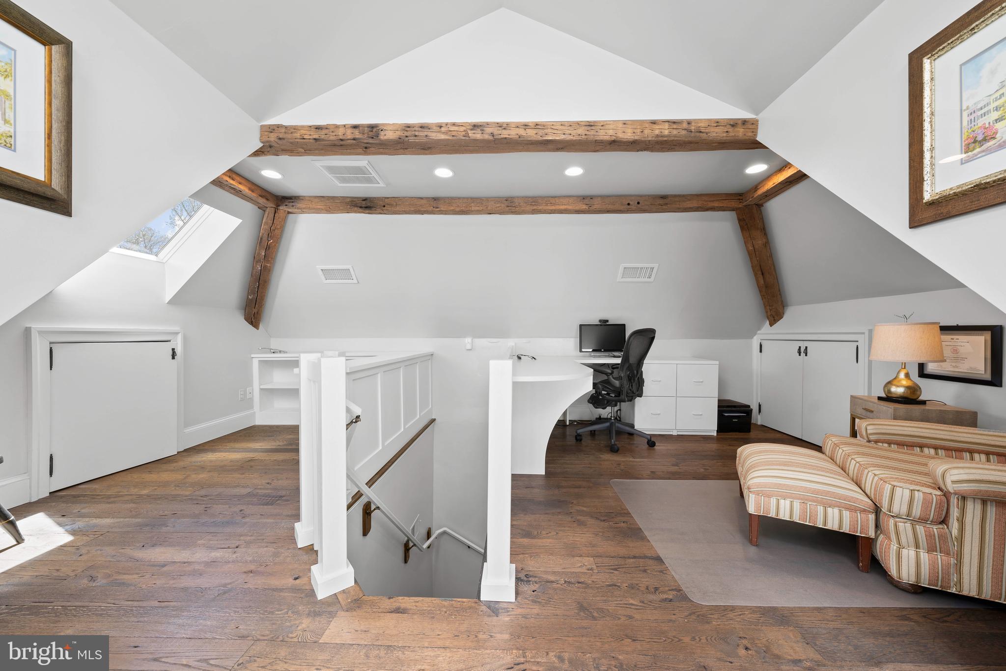 ROLLINGWOOD - Residential