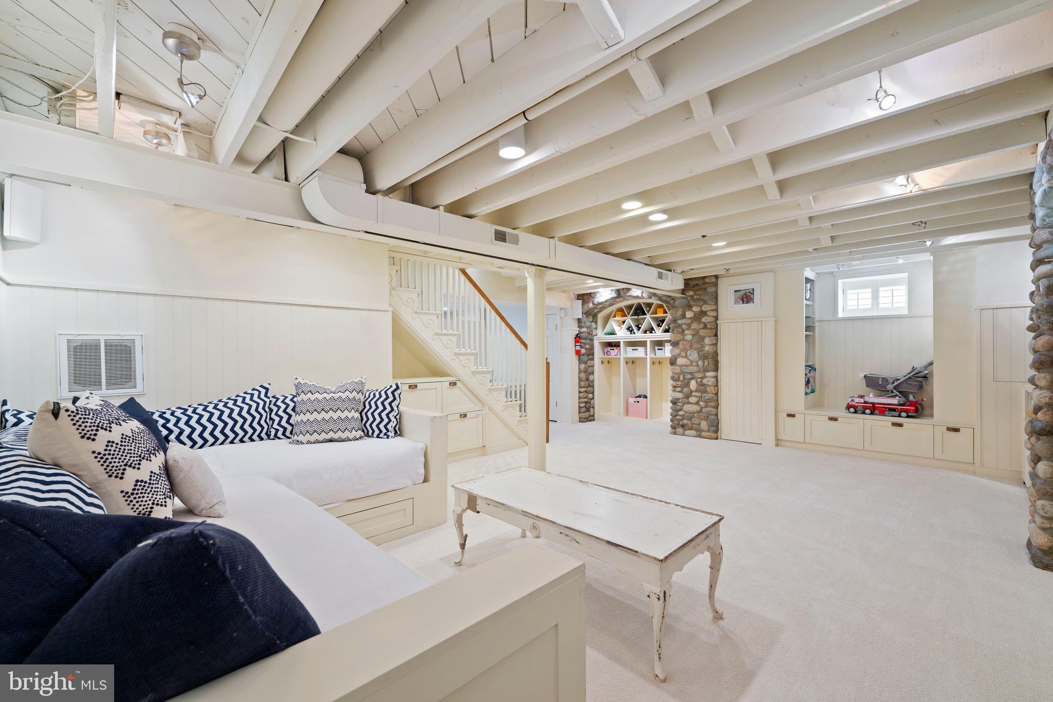 ROLLINGWOOD - Residential