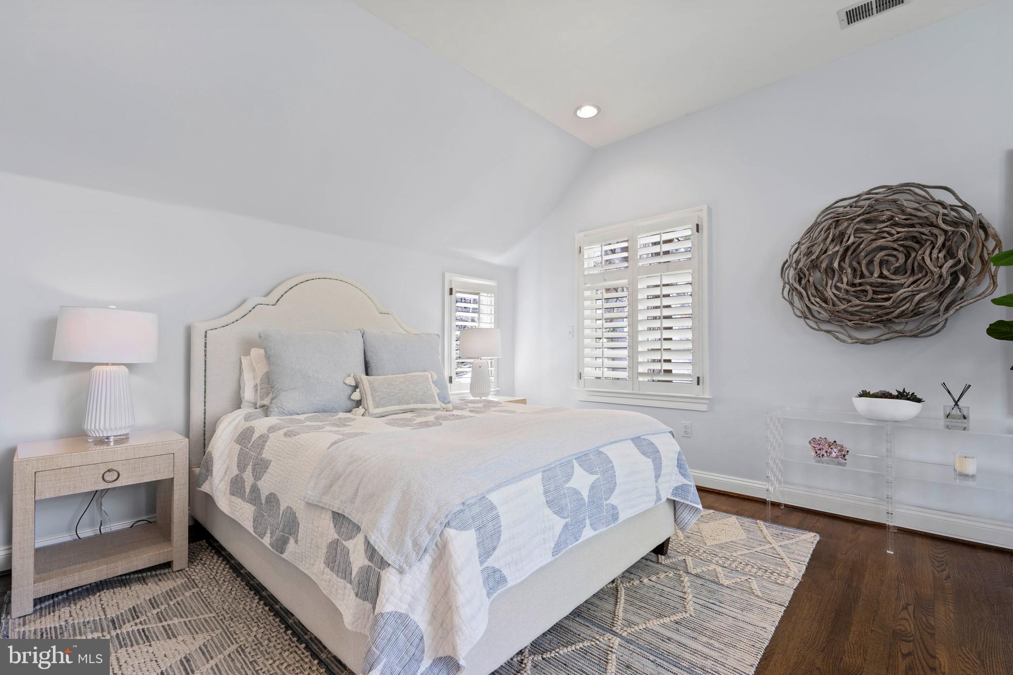 ROLLINGWOOD - Residential