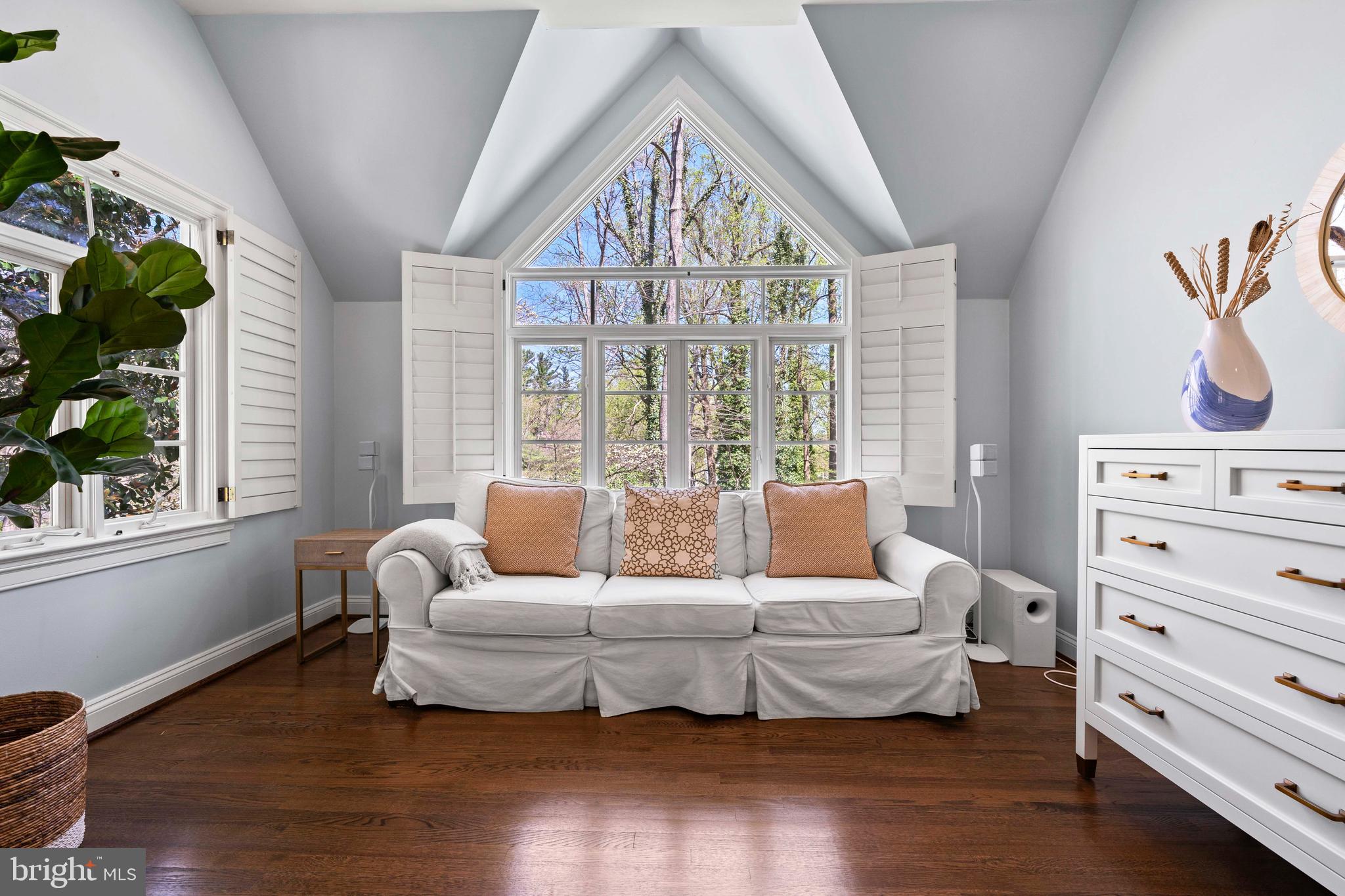 ROLLINGWOOD - Residential
