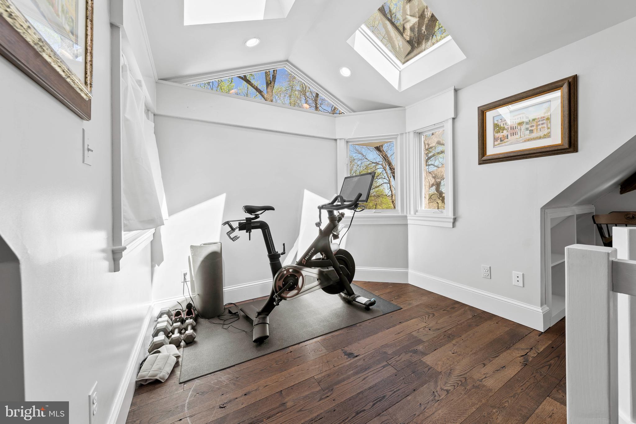 ROLLINGWOOD - Residential