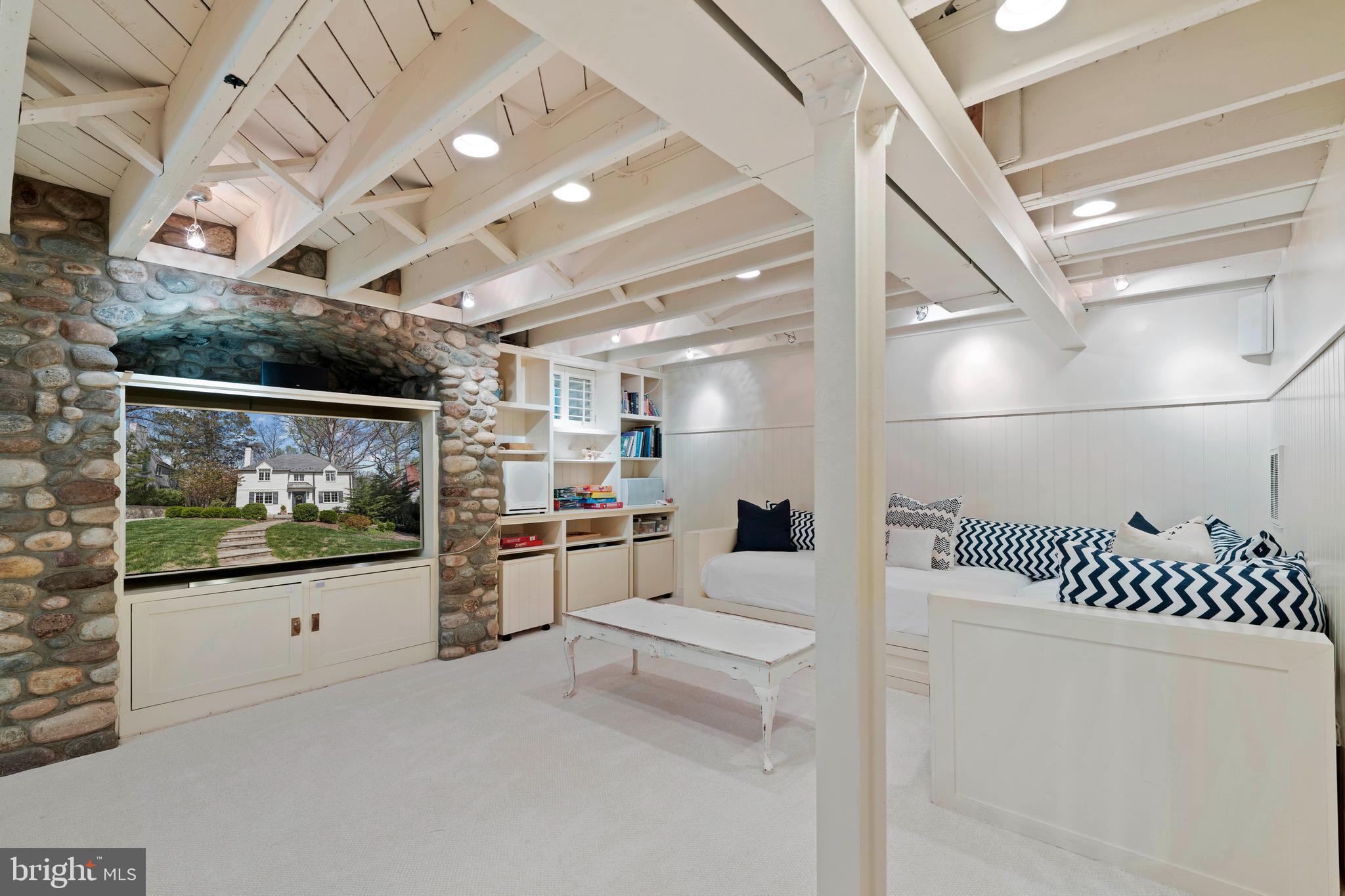 ROLLINGWOOD - Residential