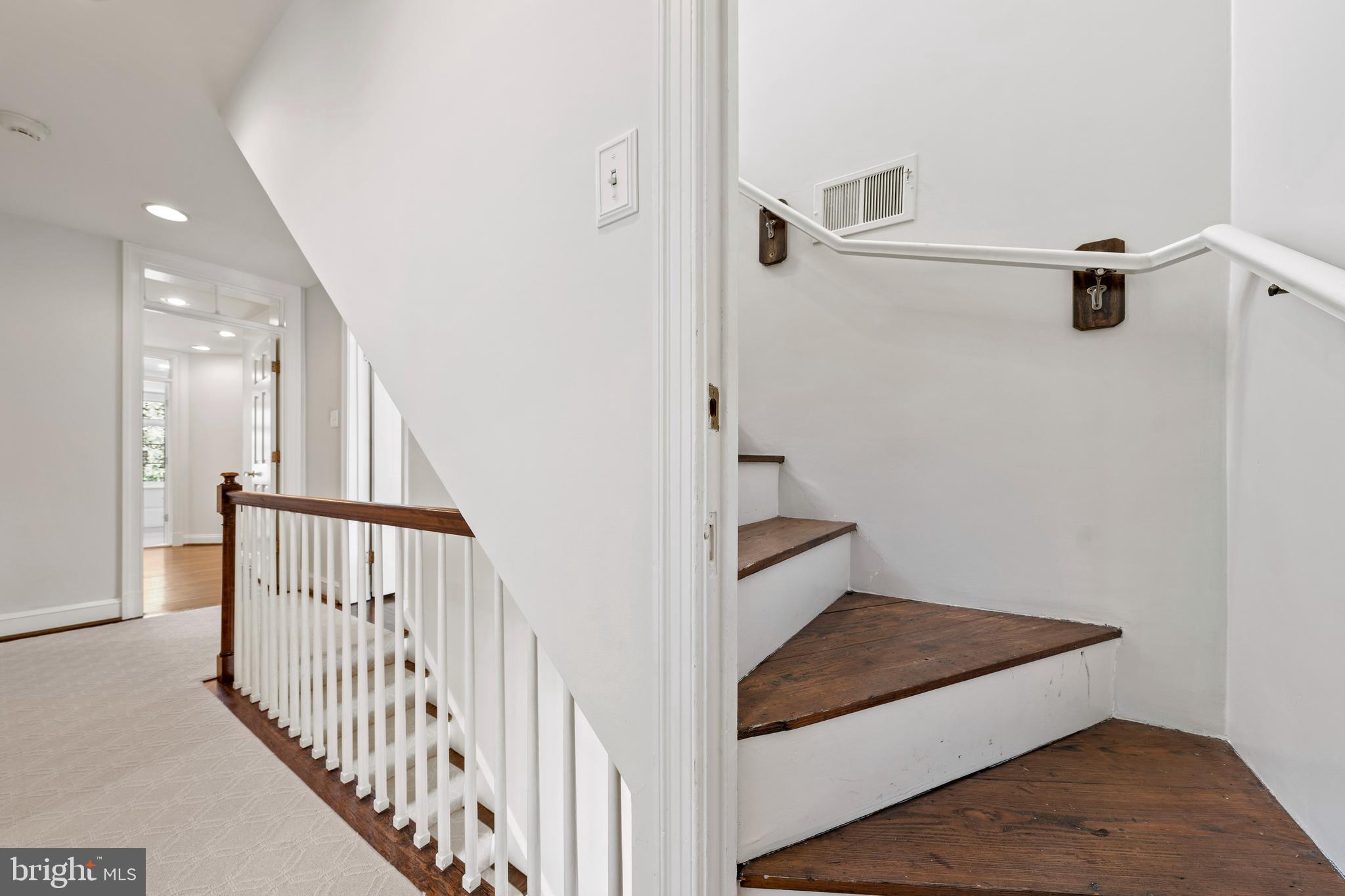 ROLLINGWOOD - Residential
