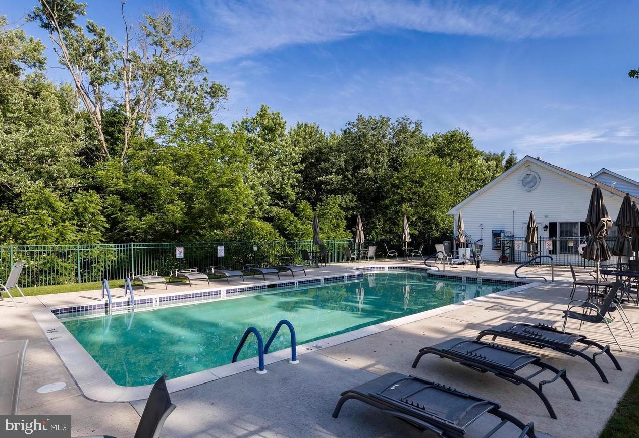 WILLOW RUN - Residential