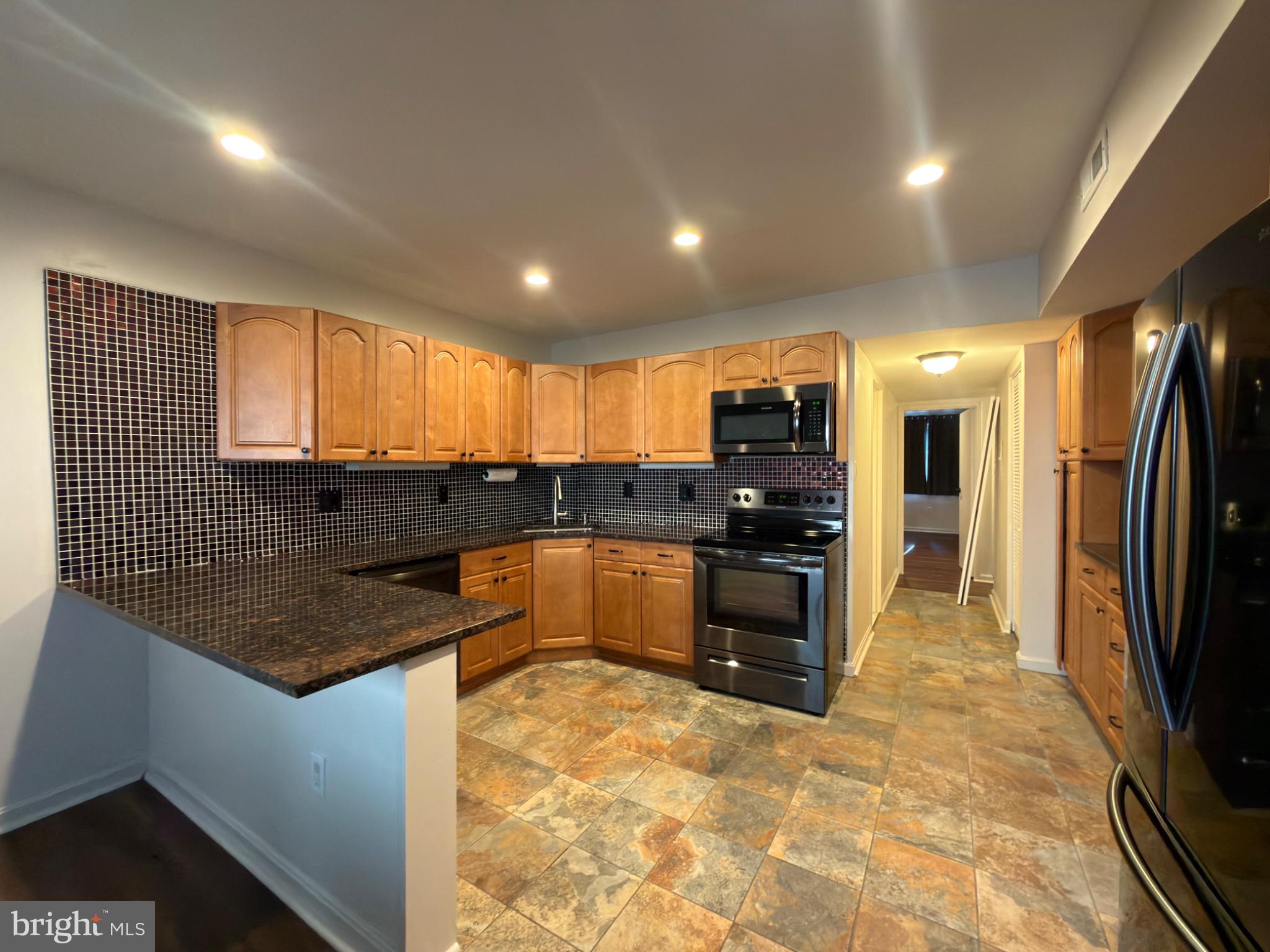 9709 KINGS CROWN COURT 2