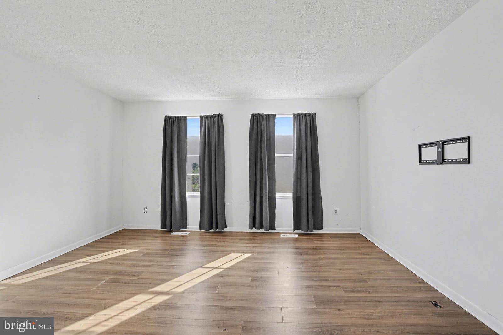 WOODBRIDGE - Residential