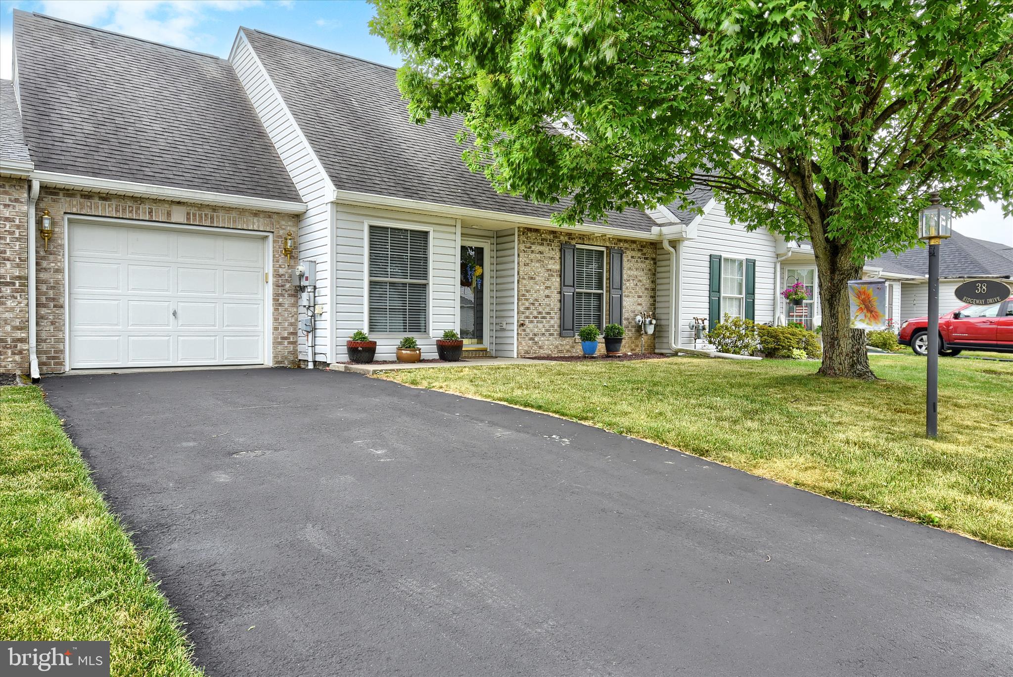 38 RIDGEWAY DRIVE
