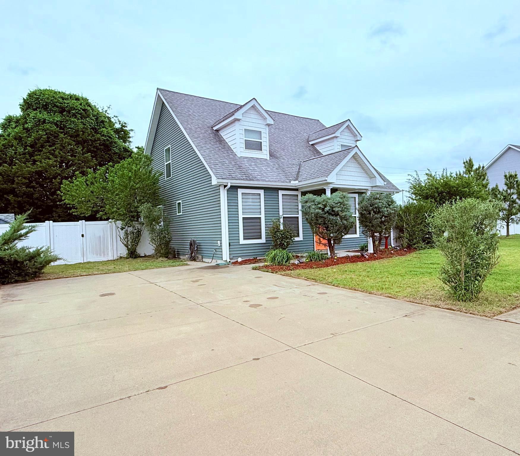 123 BRIARWOOD CIRCLE