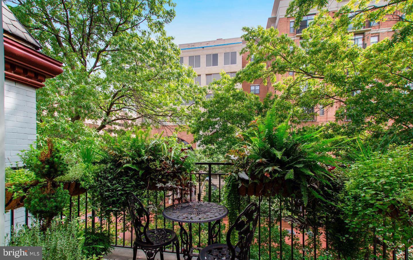WEST END - Residential