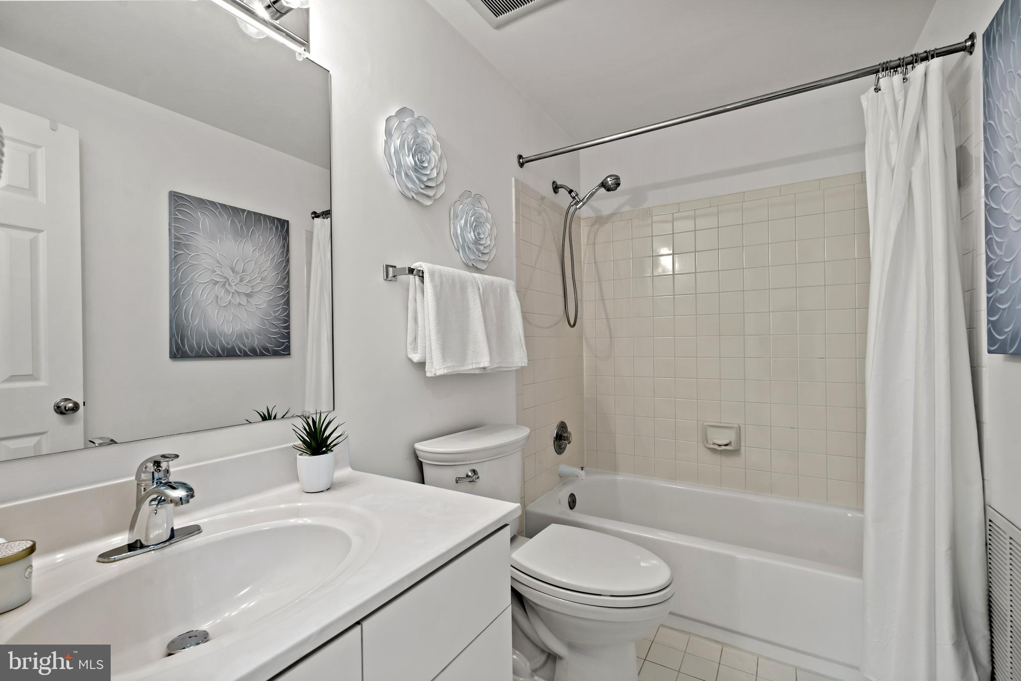 KINGSTOWNE - Residential