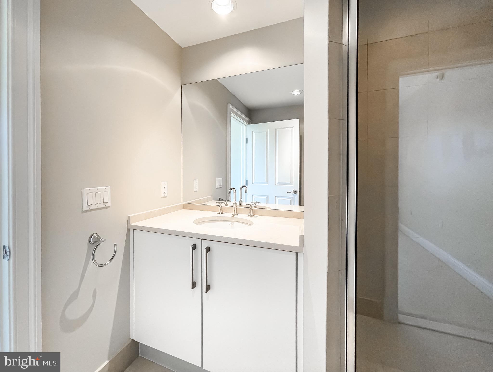 INNER HARBOR - Residential Lease