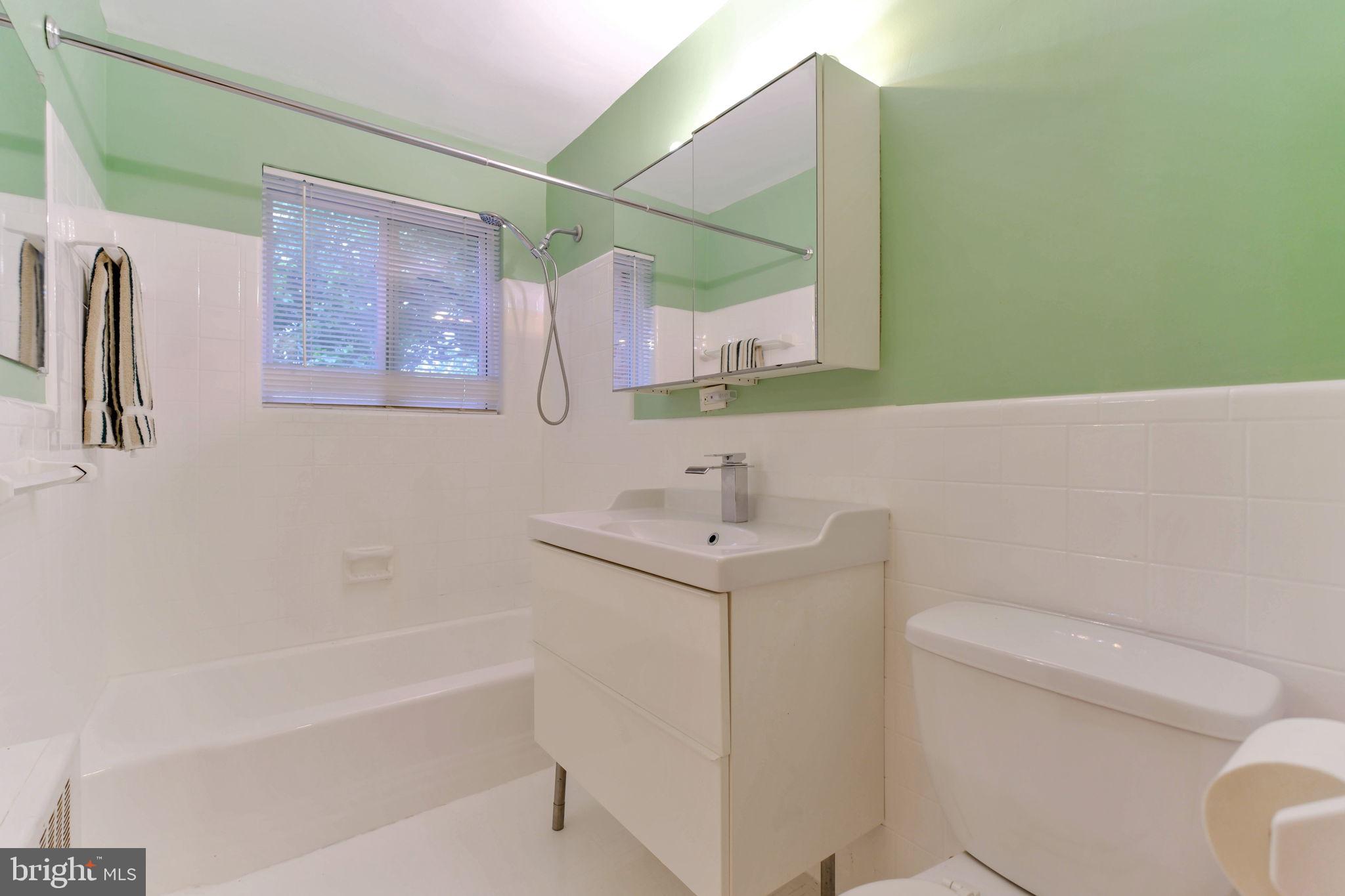 COLUMBIA KNOLL - Residential
