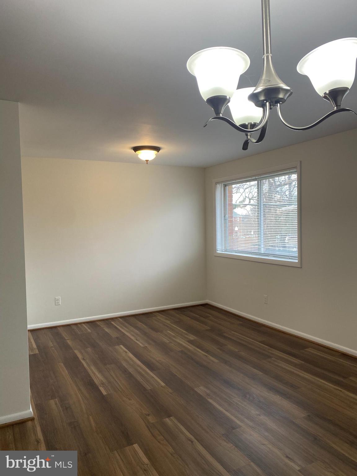 COLUMBIA KNOLL - Residential