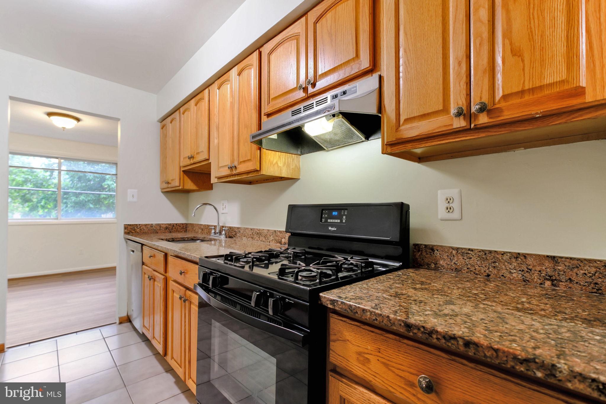 COLUMBIA KNOLL - Residential