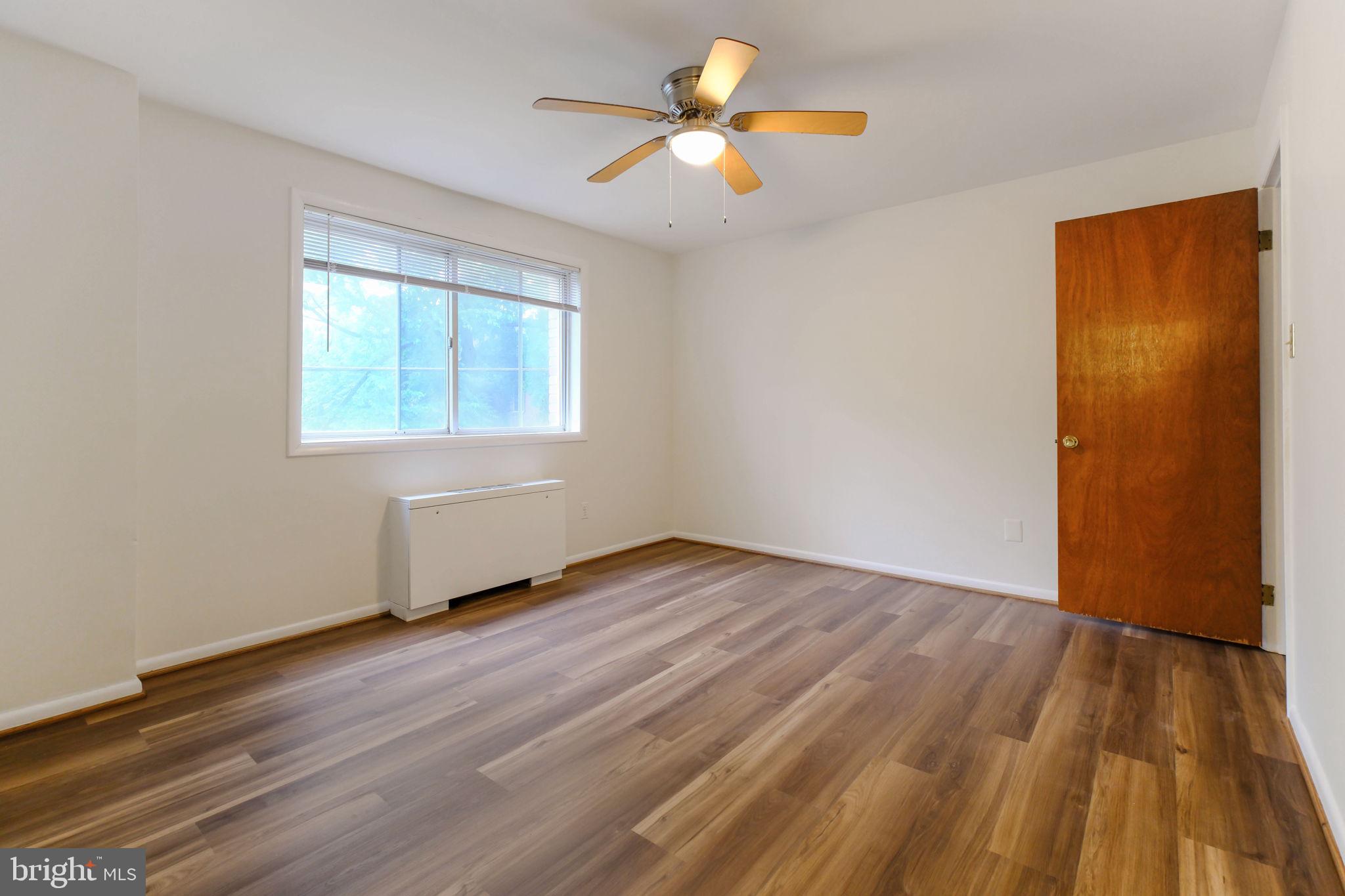 COLUMBIA KNOLL - Residential