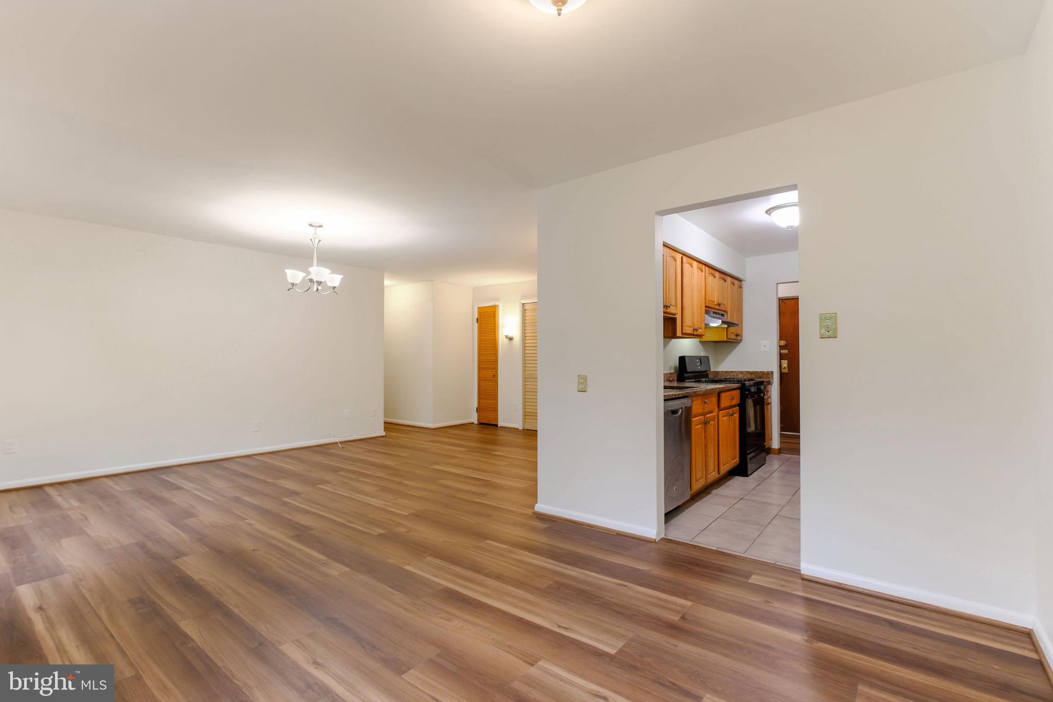 COLUMBIA KNOLL - Residential