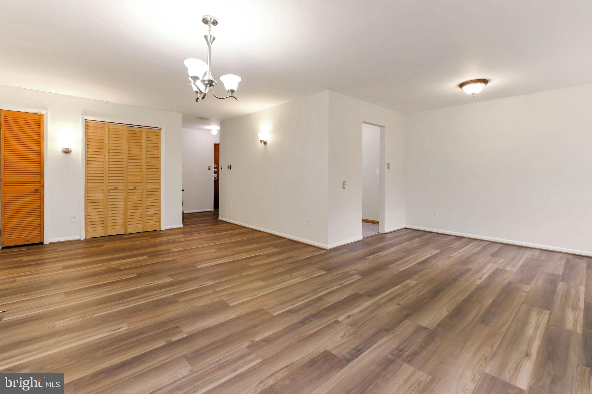 COLUMBIA KNOLL - Residential
