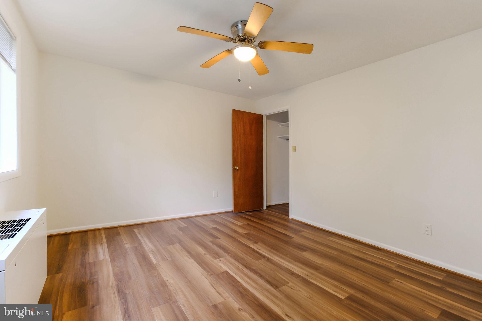 COLUMBIA KNOLL - Residential