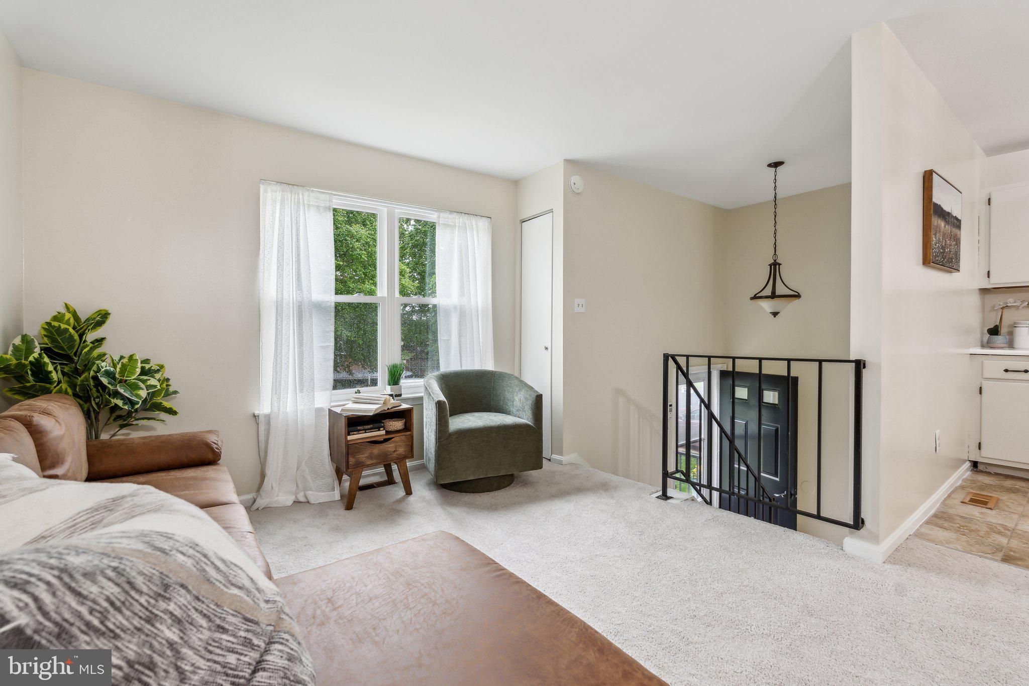 552 ELIZABETH LANE