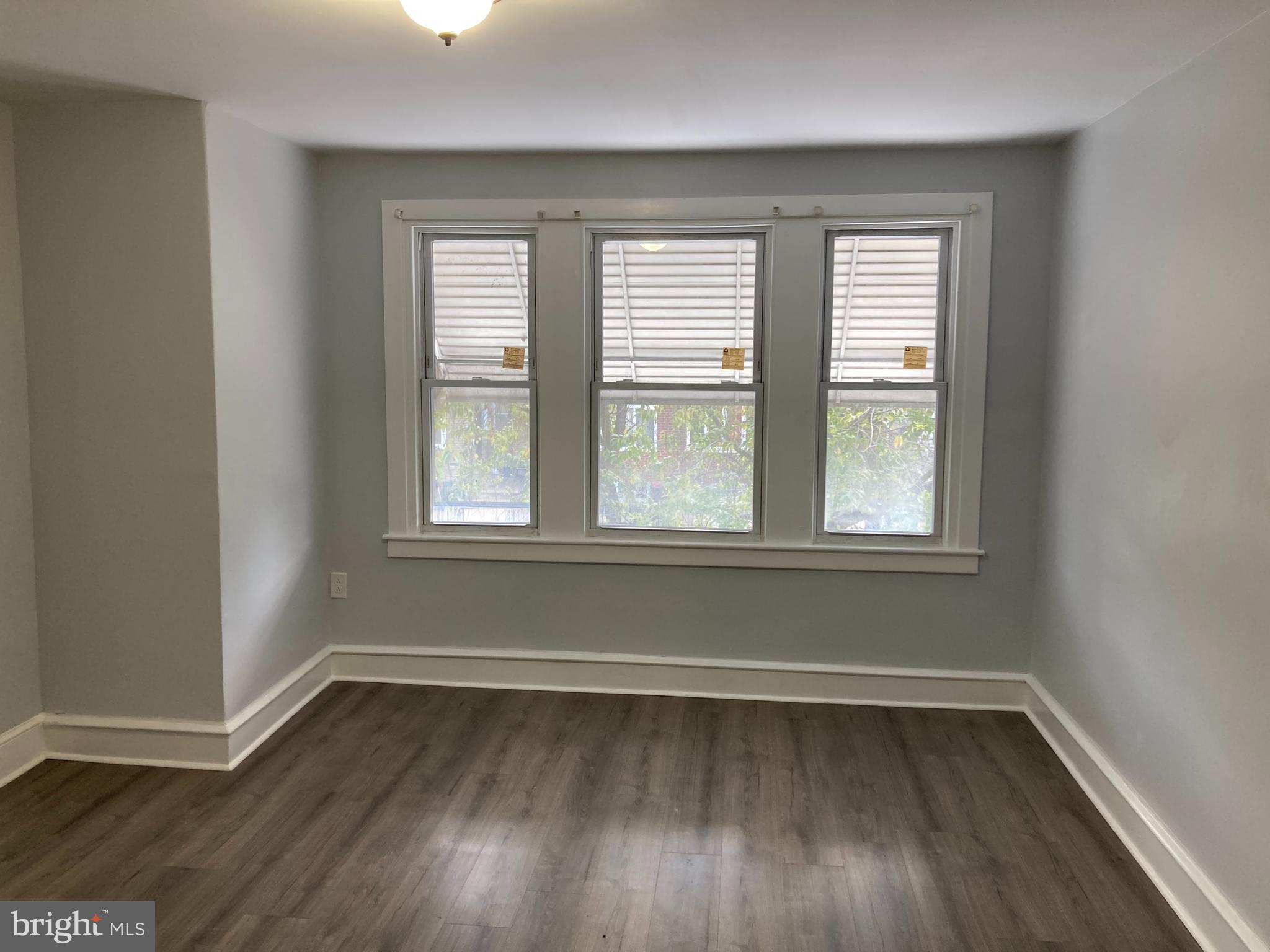 OXFORD CIRCLE - Residential