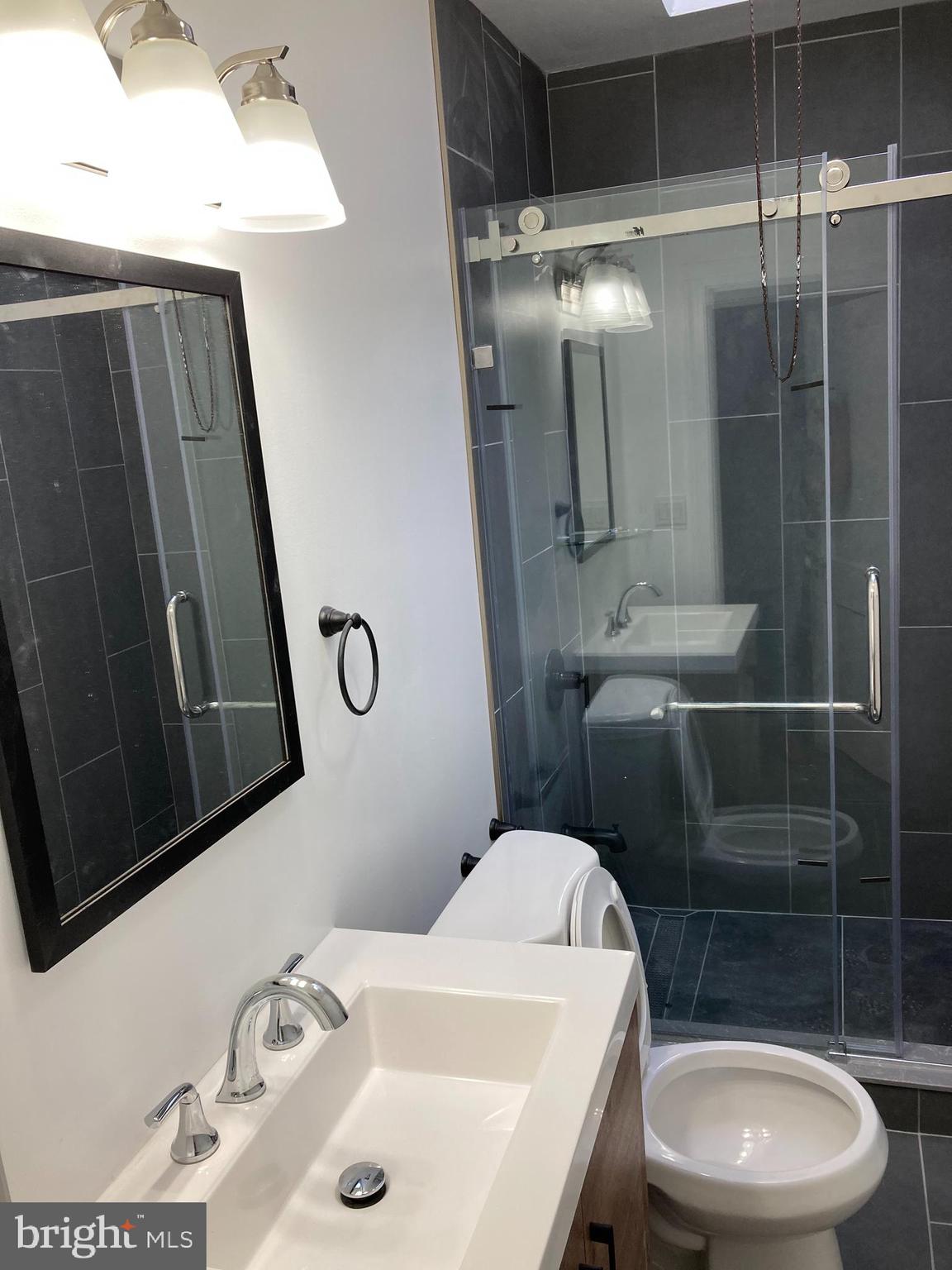 OXFORD CIRCLE - Residential