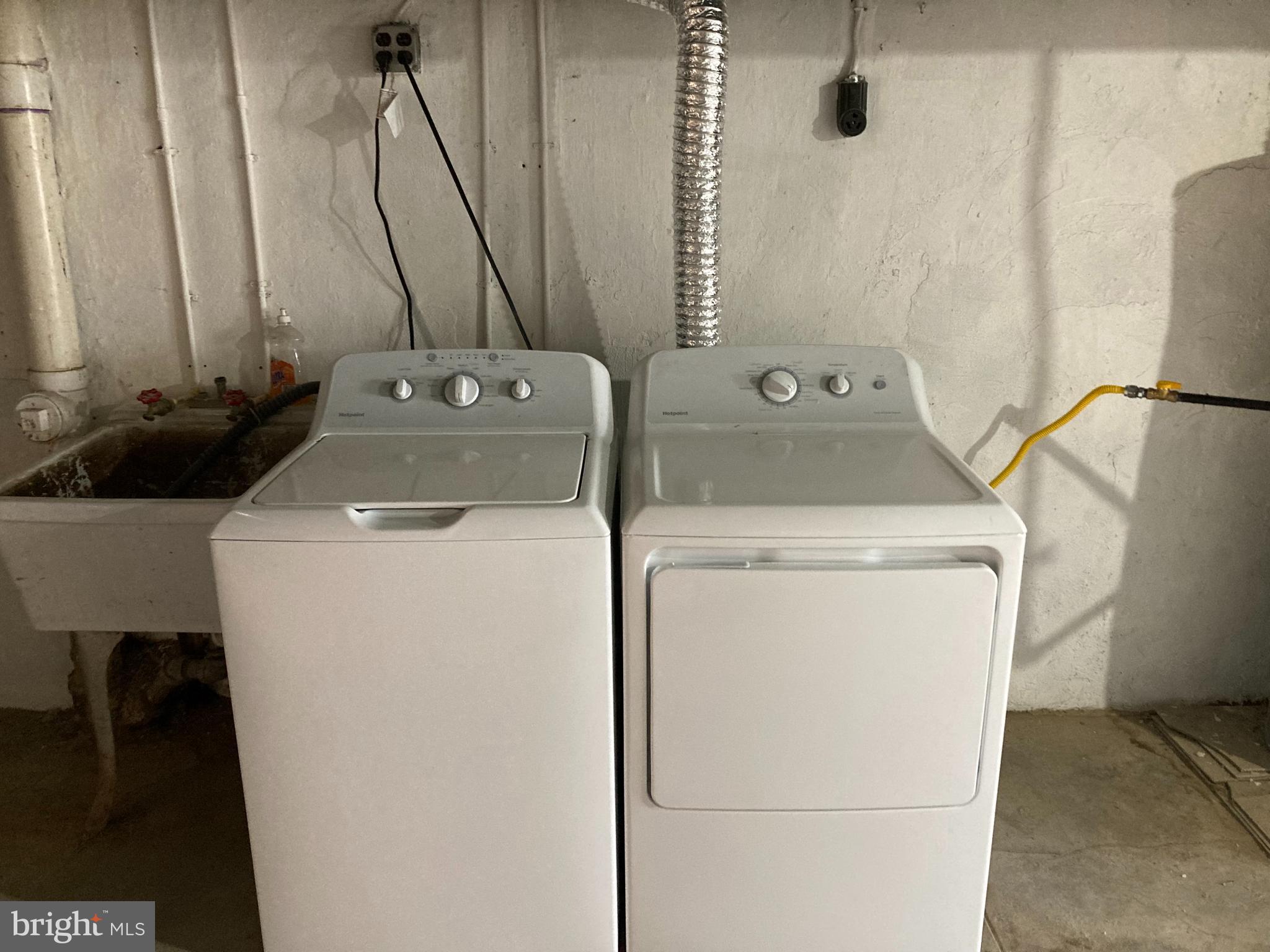 OXFORD CIRCLE - Residential