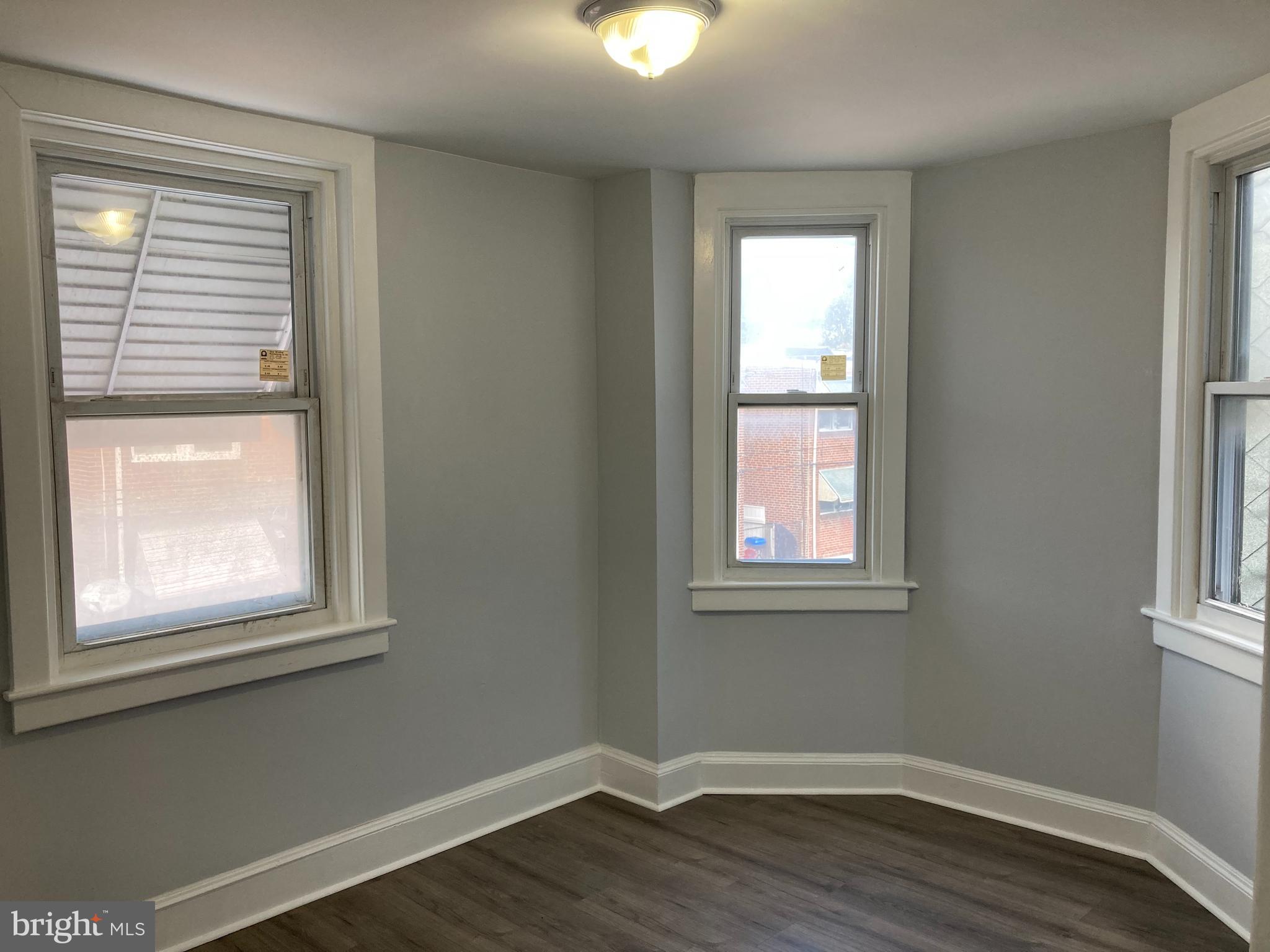 OXFORD CIRCLE - Residential