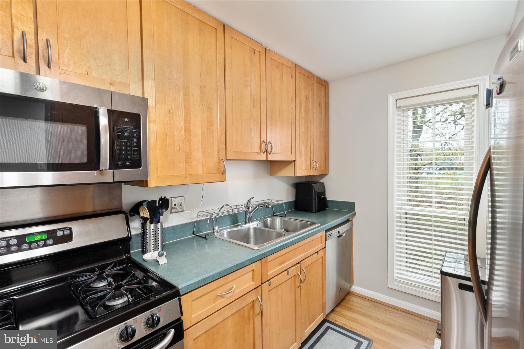 THE OAKTON - Residential