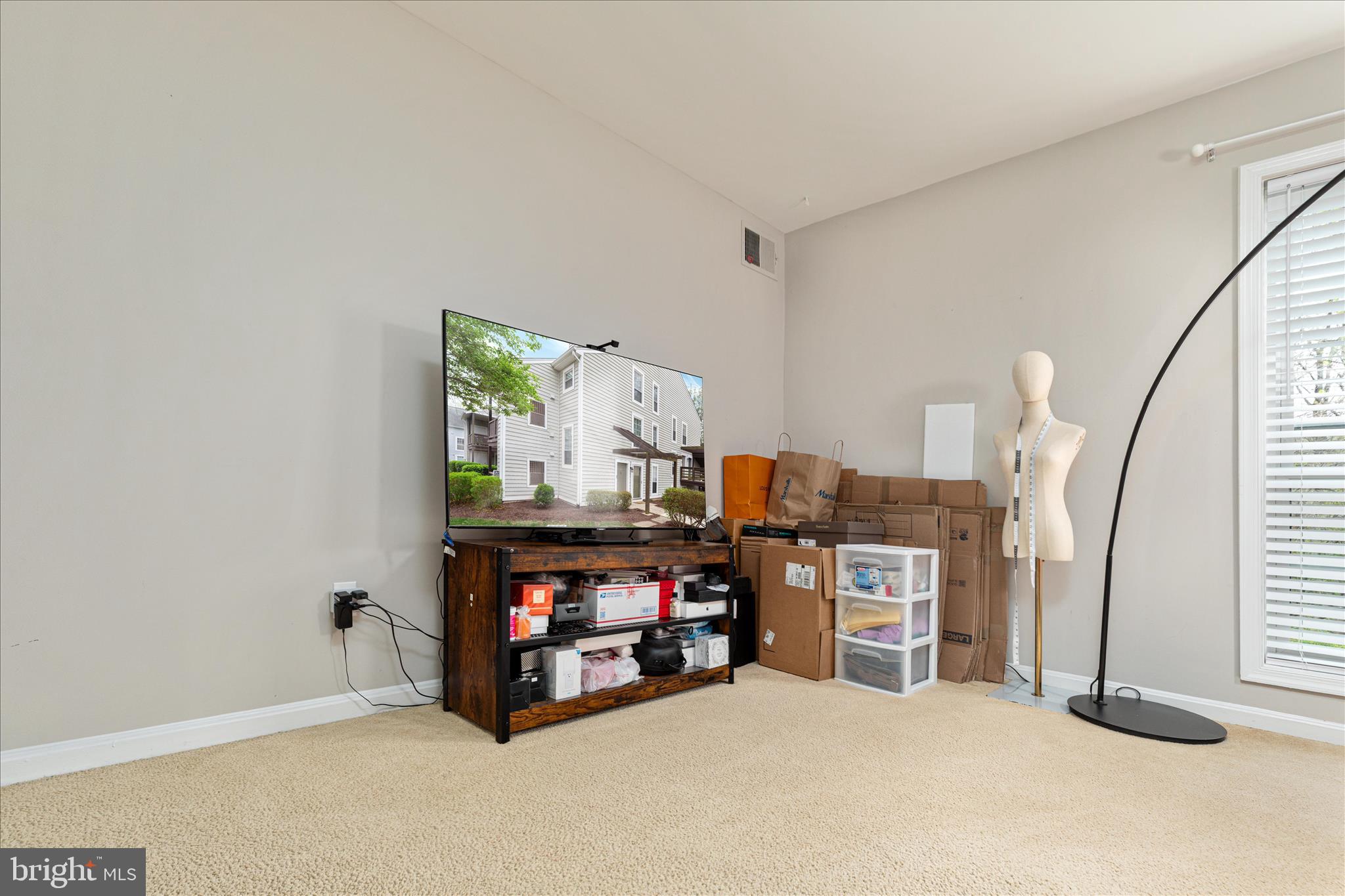 THE OAKTON - Residential